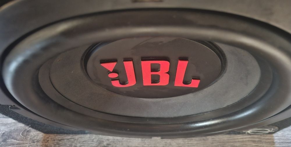 Subwoofer si statie profesionala JBL de mare putere, GT3-12inch
*Disponibila si statie amplificare;
*Vizualizati anunturile mele;
*Pret negociabil.
