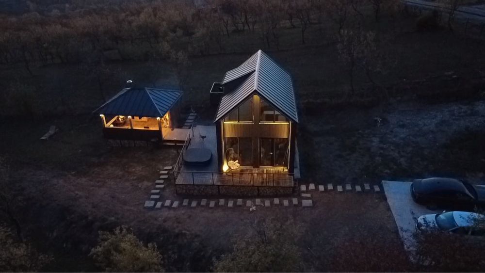 Pensiune/Cabana/jacuzzi/ciubar de inchiriat