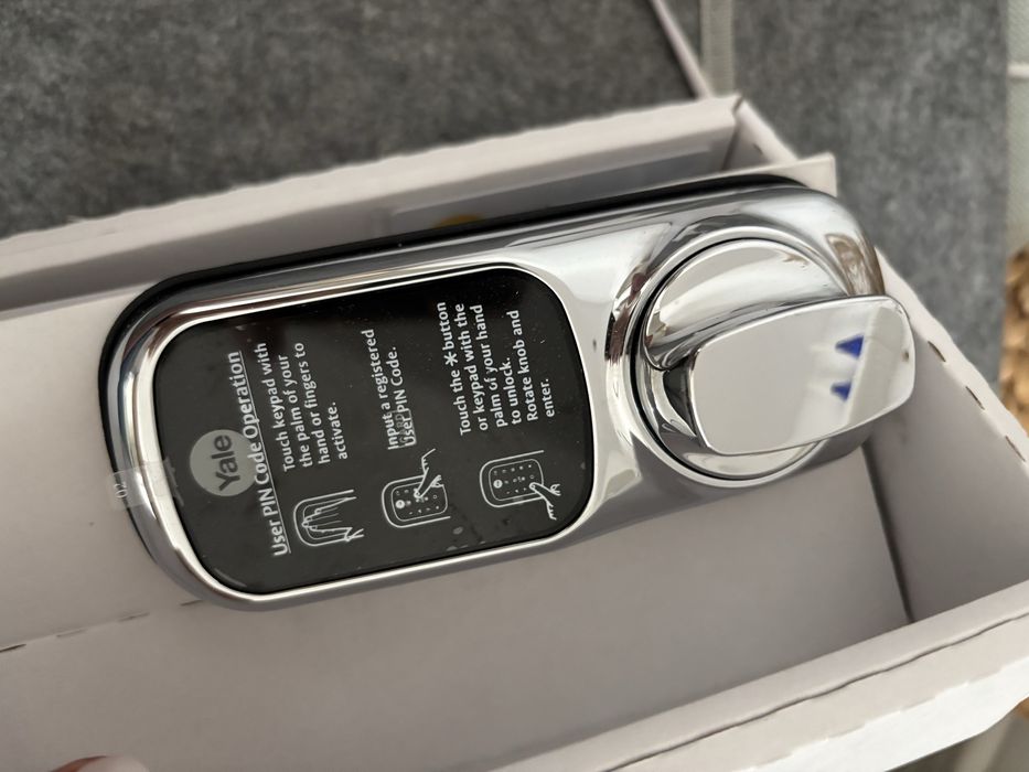 Incuietoare inteligenta Yale Smart Living Yd