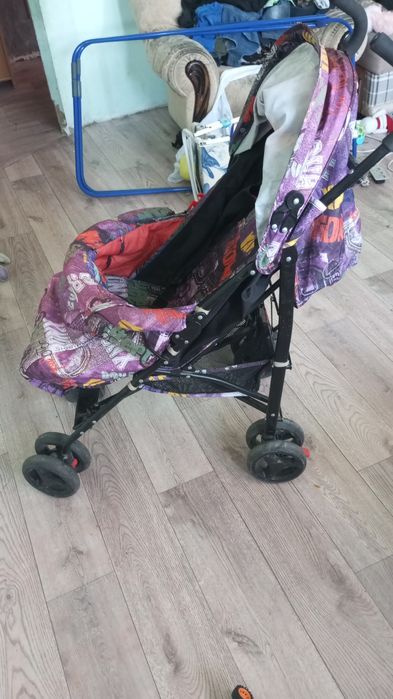 Продам срочно летнию коляску