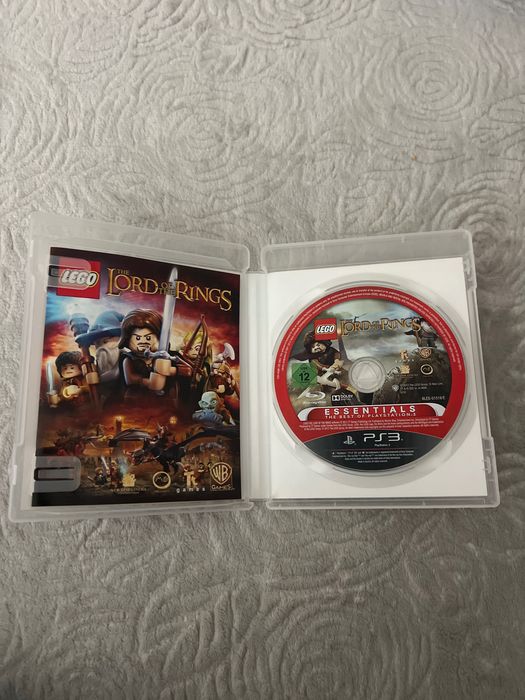 Дискове с видеоигри за PS4 и PS3