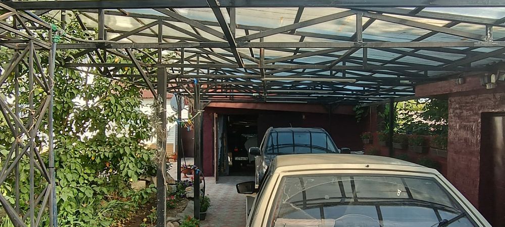 Продам двухэтажный дом с подвалом