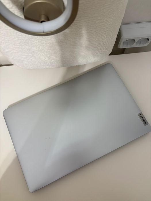 Lenovo.
