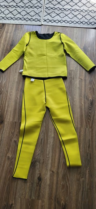 Costum de slabit