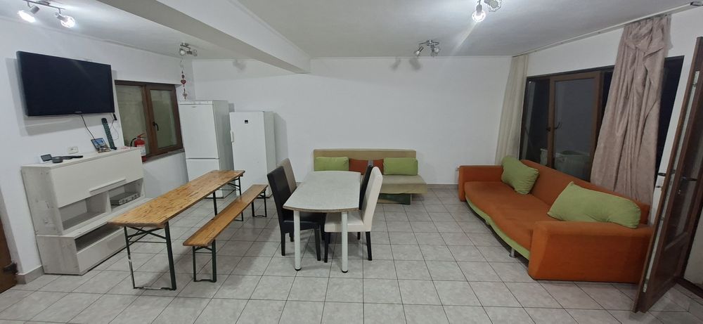 Cazare muncitori, 22.5lei/ persoana, 450 lei cladirea, 20 de locuri capacitate, Arad, utilitati incluse.