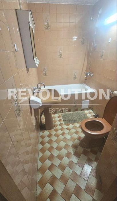 Дава се под наем Двустаен апартамент в Варна, Левски - 70 кв.м за 400 € - Снимка #7