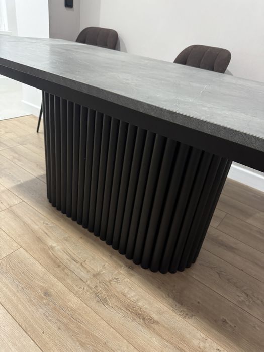 Продам Обеденный стол