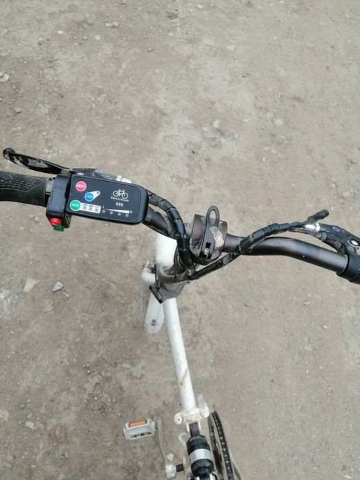 Vând bicicleta electrică