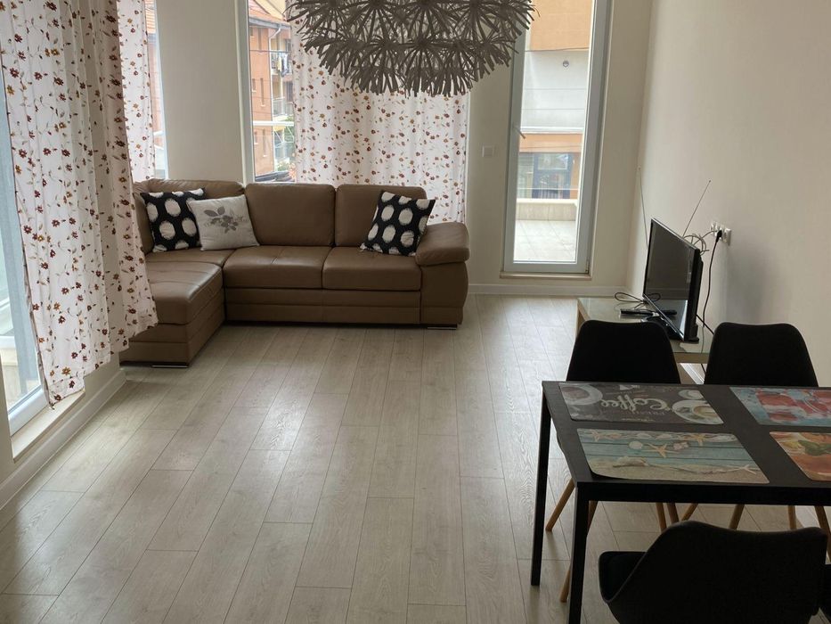 Дава се под наем Двустаен апартамент в Бургас, Сарафово - 80 кв.м за 459 € - Снимка #2