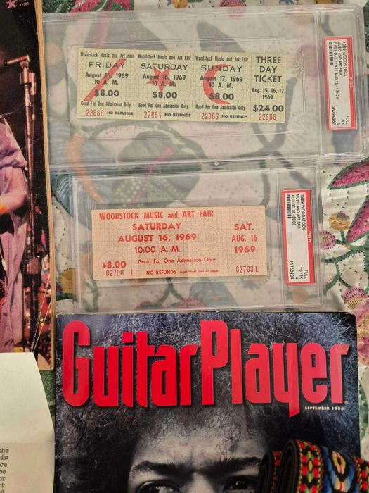 Продавам един лот Удсток 1969 Джими Хендрикс и грамофонни плочи