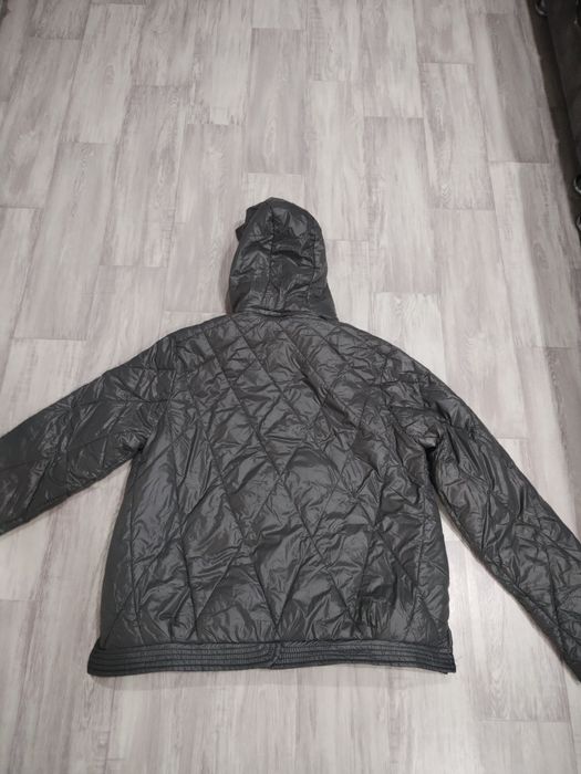 Продам женскую куртку