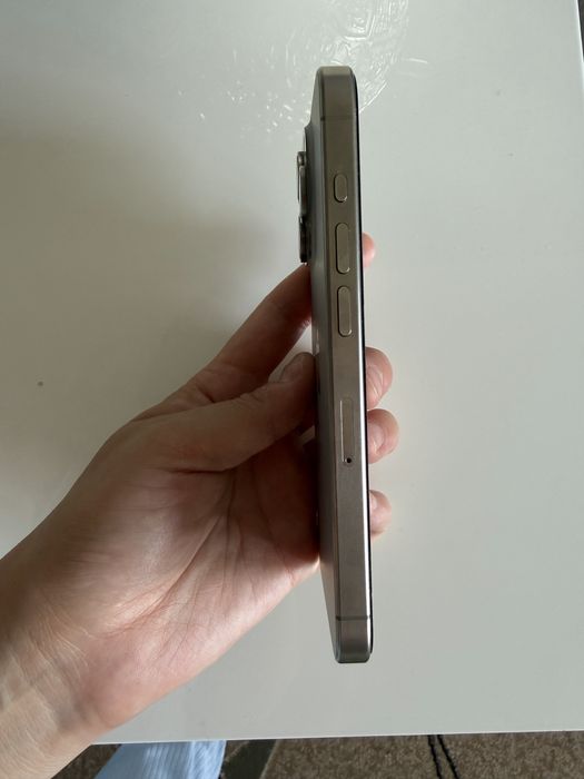 iPhone 15 pro Титан