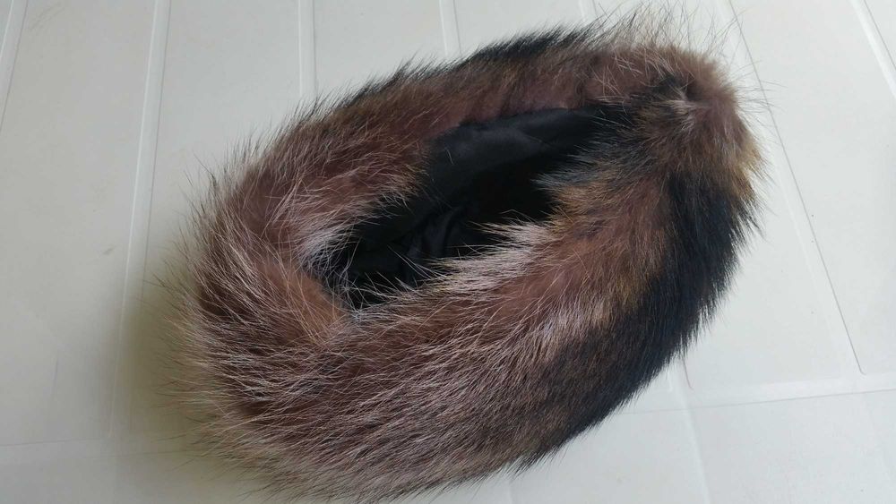 Caciula eleganta, deosebita de blana