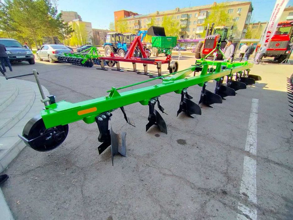 Отвальные плуги от 3 до 11 корпусов