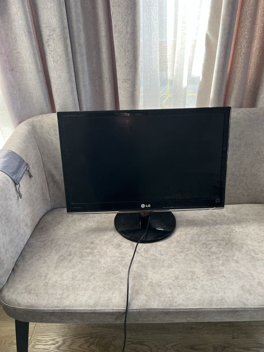 Продам Монитор LG в хорошем состоянии