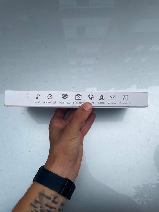 Ceas smartwatch in cutie