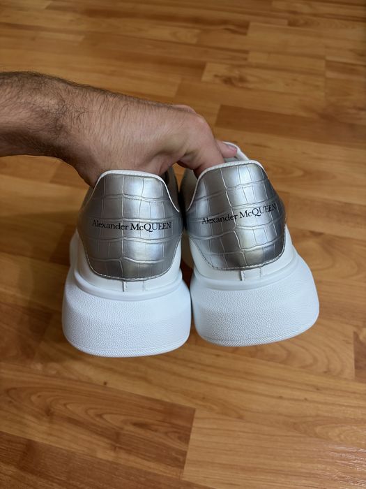 Alexander McQueen 43