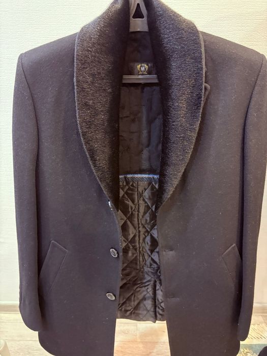 Палто сатылады..