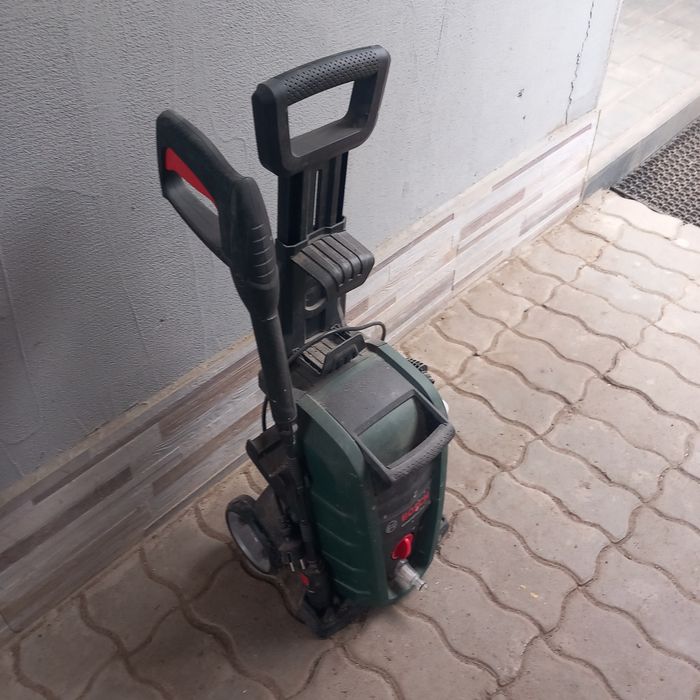 Bosch Universal Aquatak 135