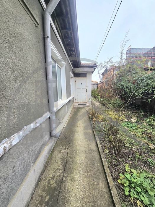 Къща в Добрич-Христо Ботев площ 100 цена 74000