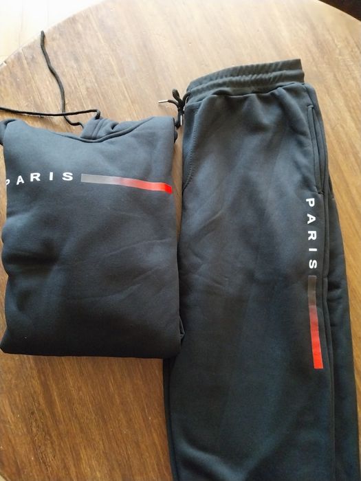 Спортен екип-суичър с качулка и долнище