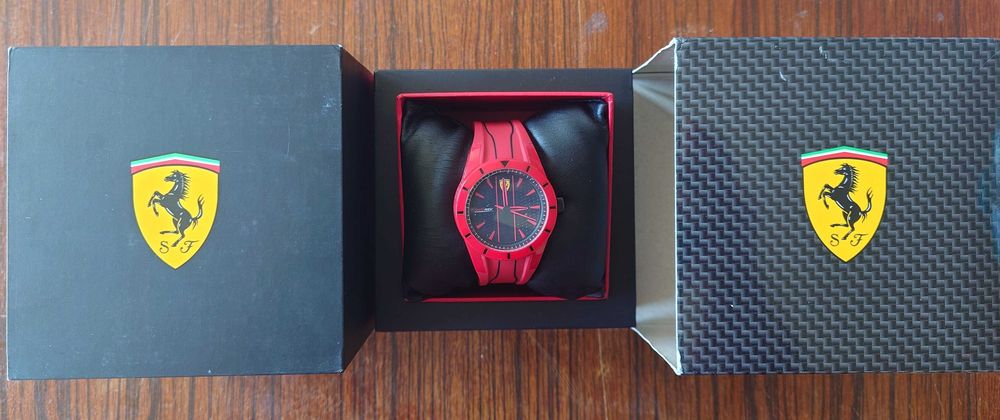 Часовник Scuderia Ferrari