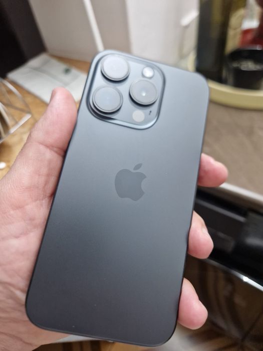 IPhone 15 Pro…liber de rețea