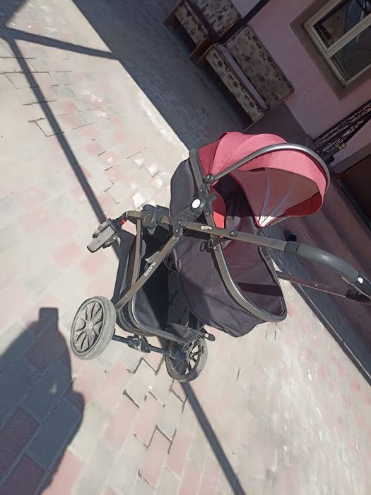 Коляска детская в отличном состоянии