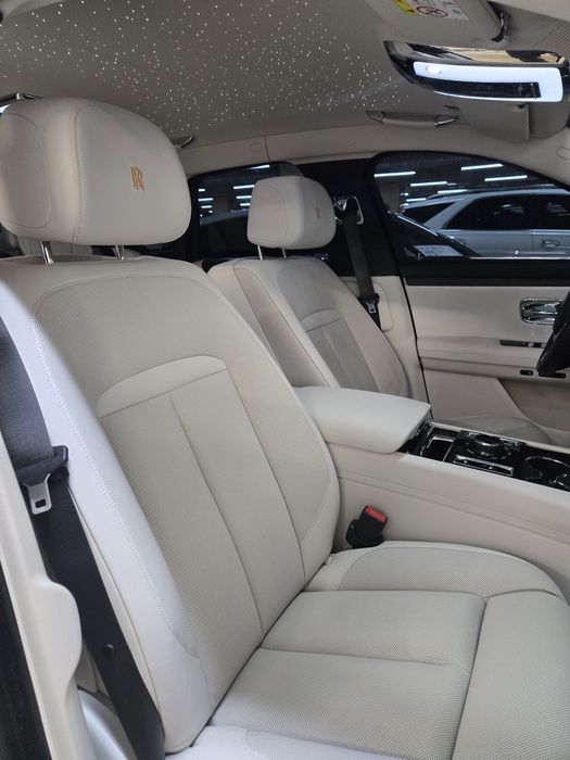 Rolls Royce  GHOST