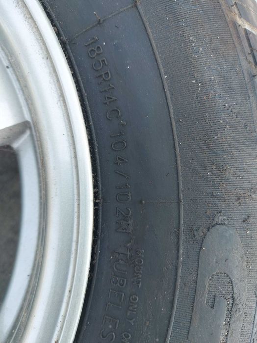 Резервна гума за каравана