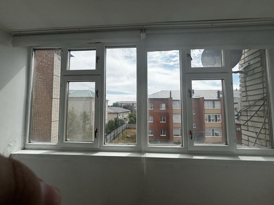 Продам деревяную  оконную  раму