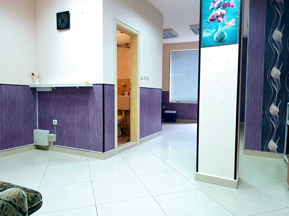 Продава се Офис в Варна, Център - 50 кв.м за 1122 €/кв.м - Снимка #4