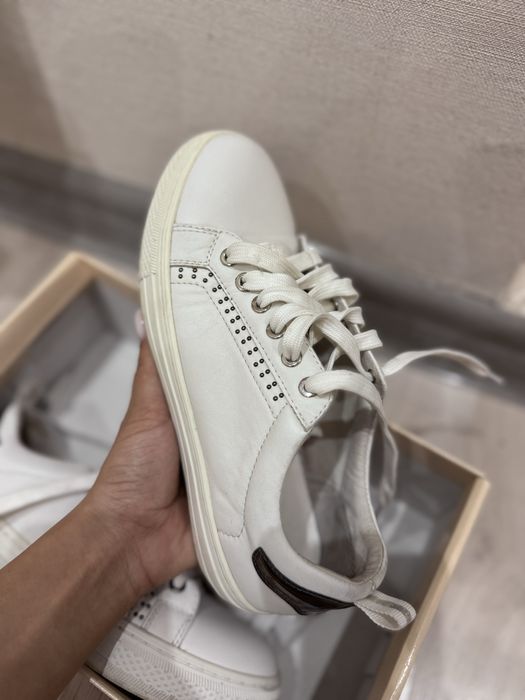 Продам обувь ……………….