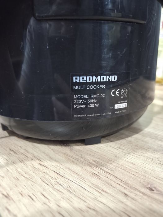 Мультиварка Redmond