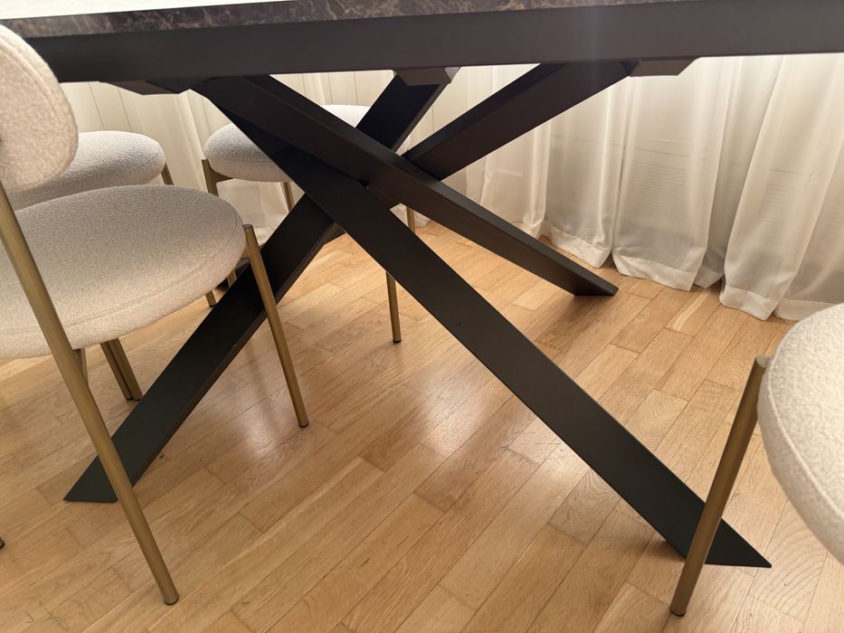 Продам итальянский стол