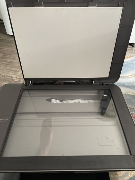 Принтер , устройство HP Deskjet 1050