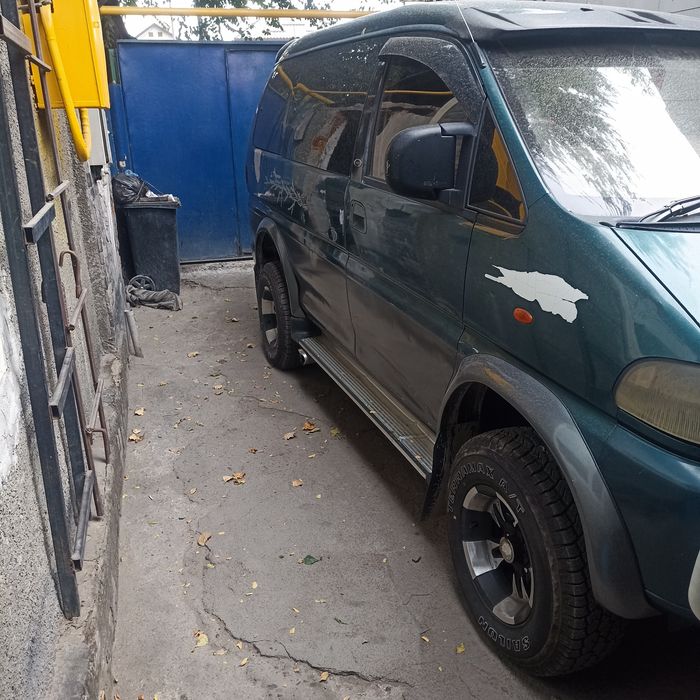 Митсубиси делика