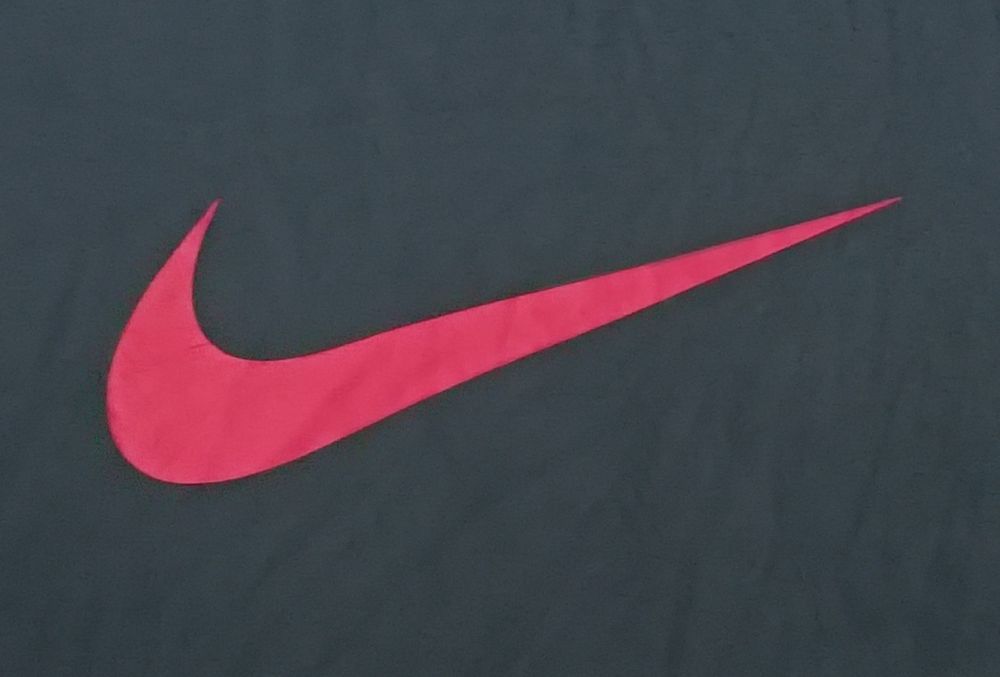 Nike Sportswear Swoosh Tee оригинална тениска XL Найк памук спорт черна фланелка