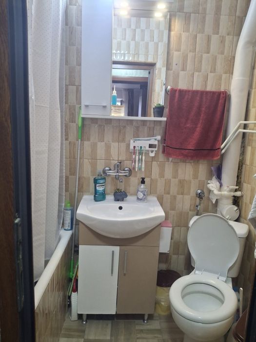Vand apartament!!