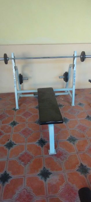 Sport anjomlari sotiladi