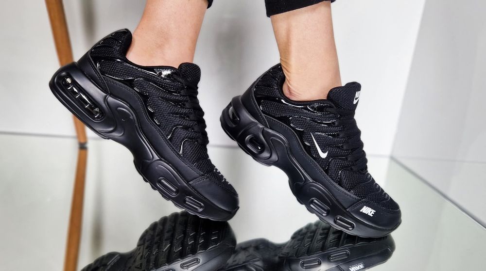 Дамски маратонки Nike TN