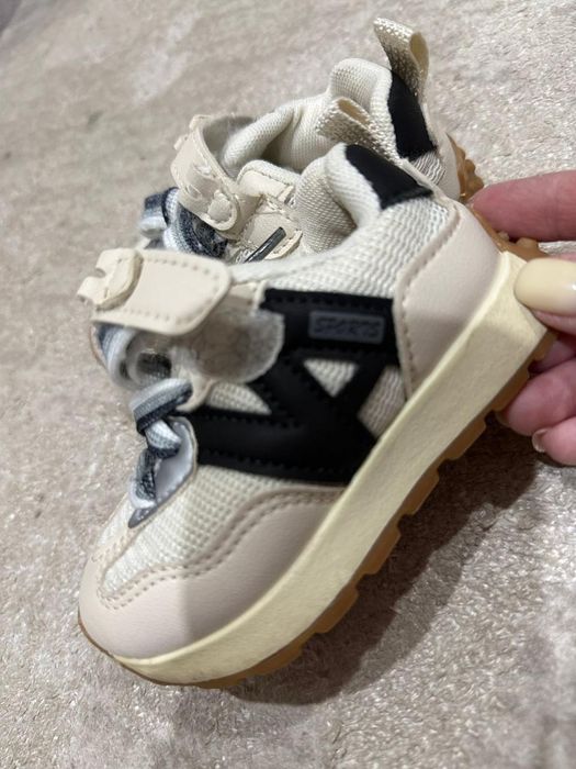 Отдам детскую обувь