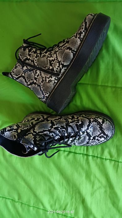 Обувки с чанта в един принт