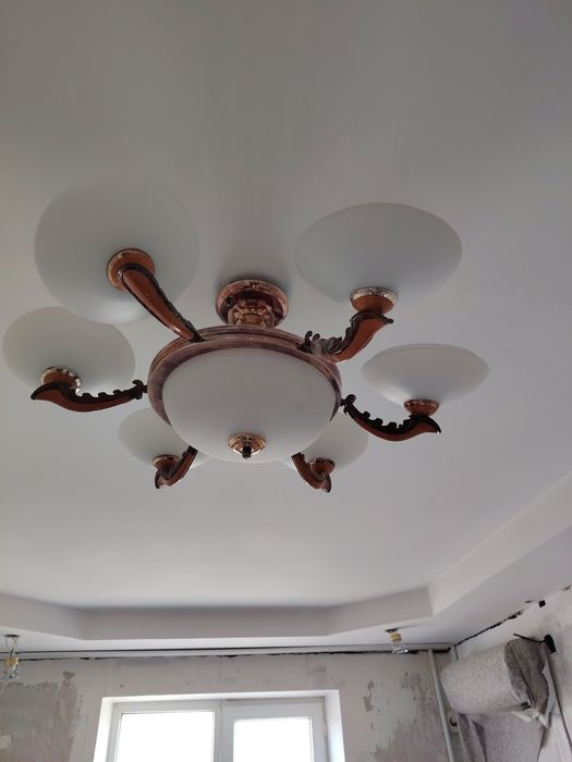 Продаётся люстра