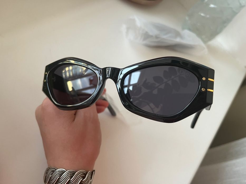 Очки красивые солнцезащитные