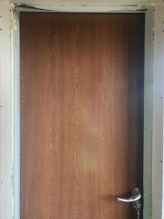 нови алуминиеви огледални врати за баня