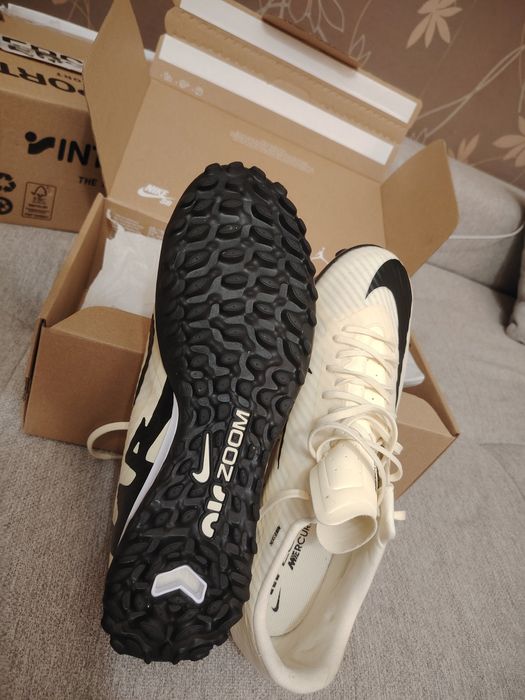 Нови стоножки NIKE air zoom vapor 15