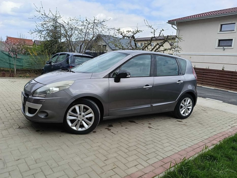 Vând Renault scenic 3 an 2011