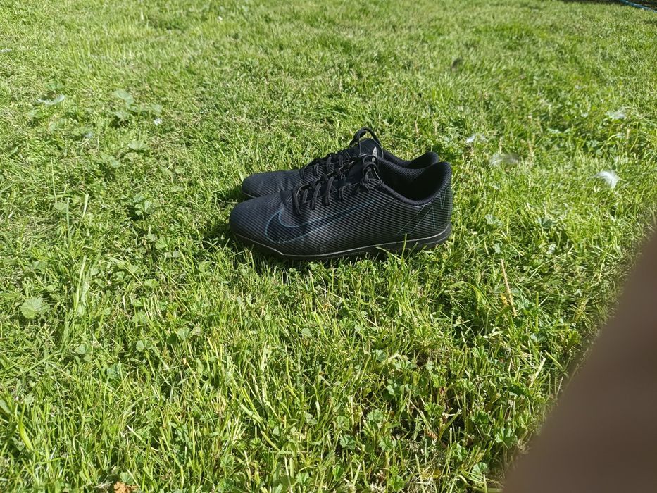 Ghete fotbal Nike Mercurial Club TF 42.5 originale
