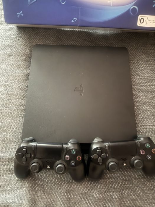 Продам Sony PlayStation 4 Slim